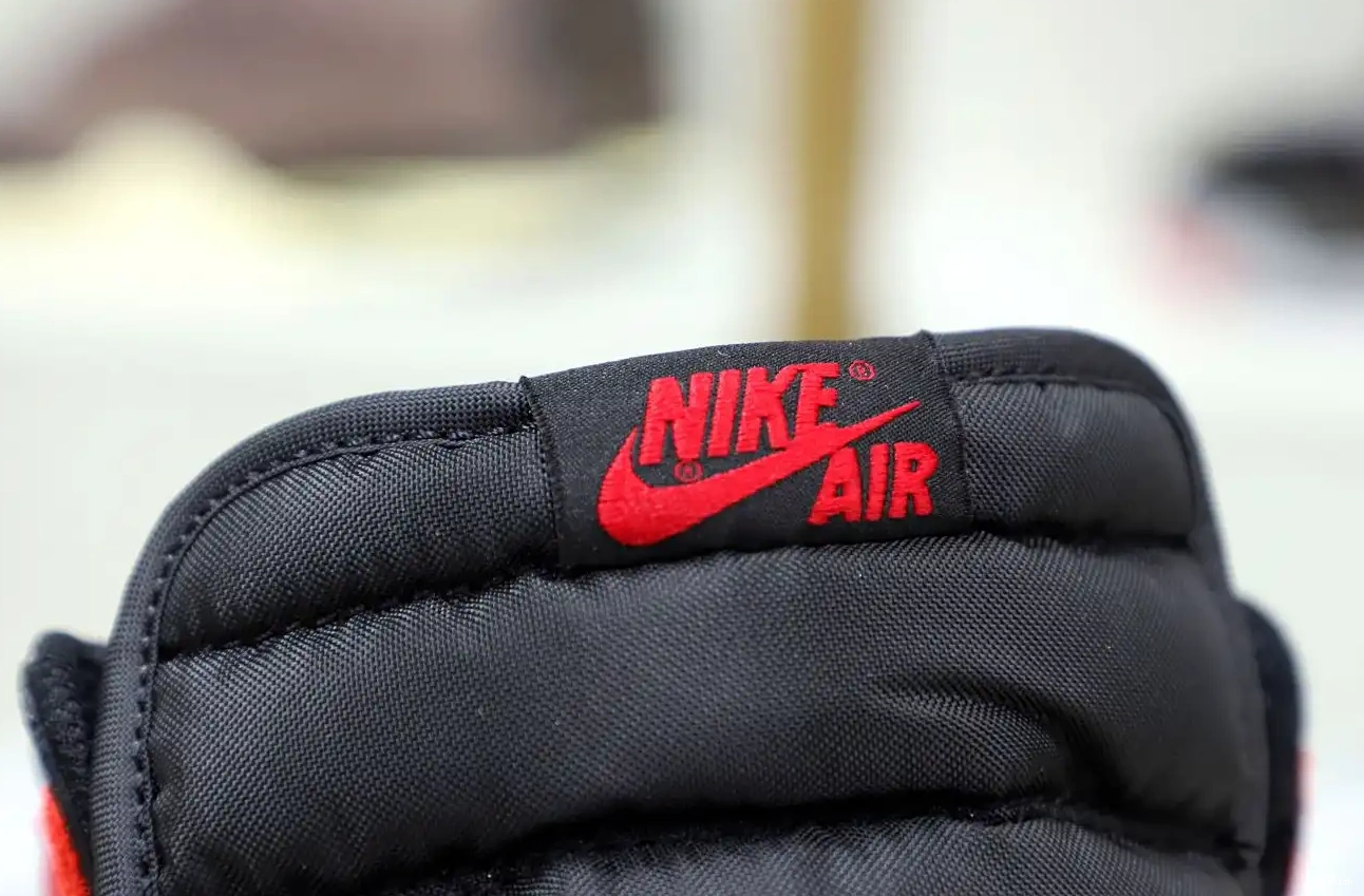 'BRED JORDAN RETRO AIR HIGH 1 OG TOE' 0404